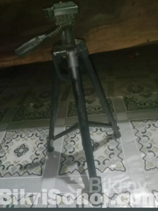 Tripods sale